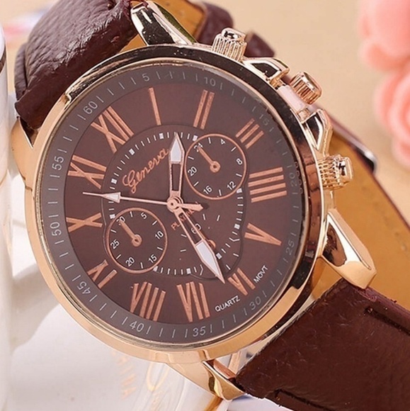 ONE LEFT NWT Women's Geneva Watch - Picture 2 of 3